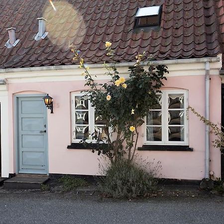 Villa Skont Fiskerhus. Taet Pa By, Havn Og Havet Marstal Exterior foto