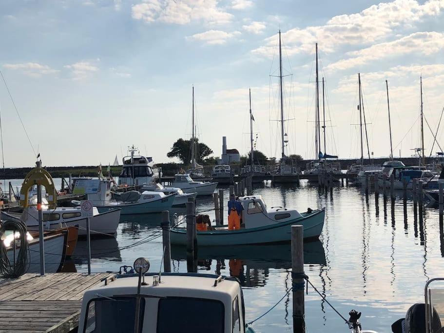 Villa Skont Fiskerhus. Taet Pa By, Havn Og Havet Marstal Exterior foto