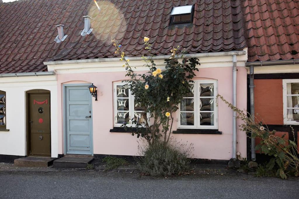Villa Skont Fiskerhus. Taet Pa By, Havn Og Havet Marstal Exterior foto